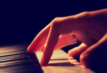 德甲-穆西亚拉双响凯恩破门 拜仁3-0十人霍芬海姆.